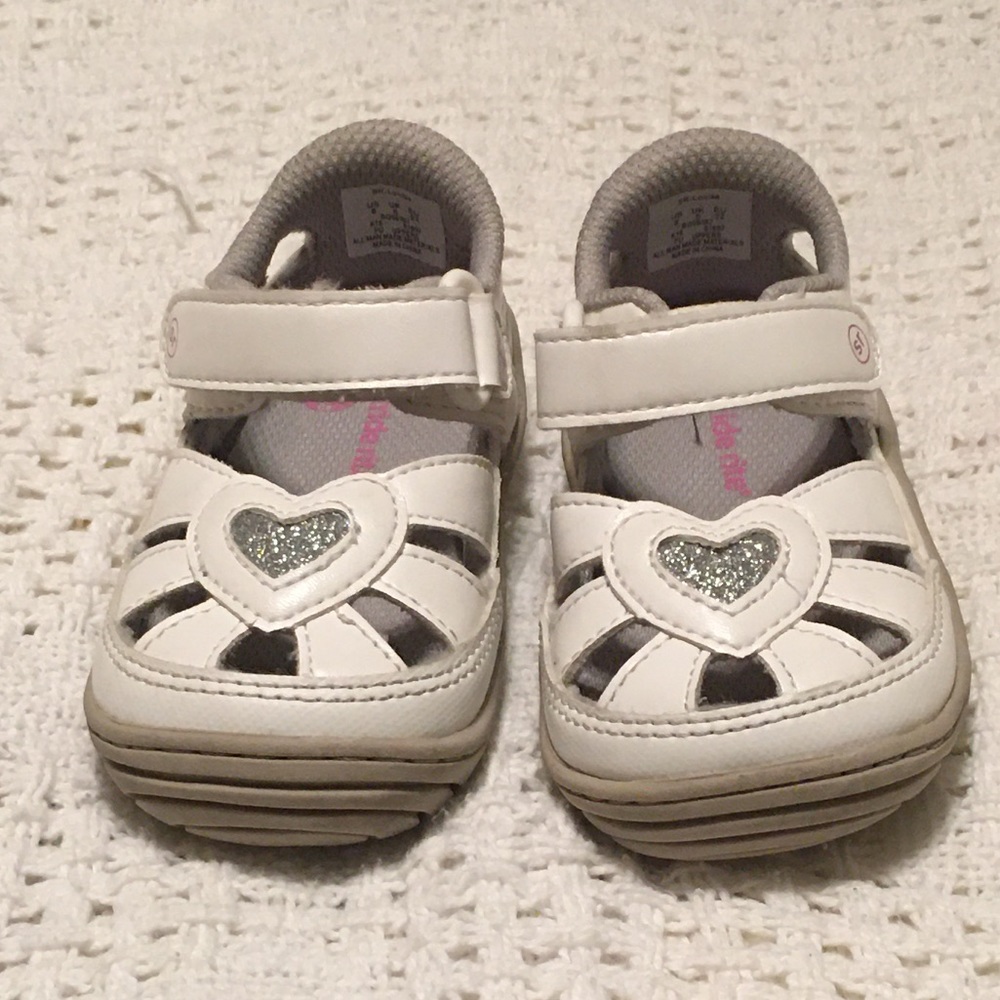 Little girl’s Stride Rite Louisa sandals